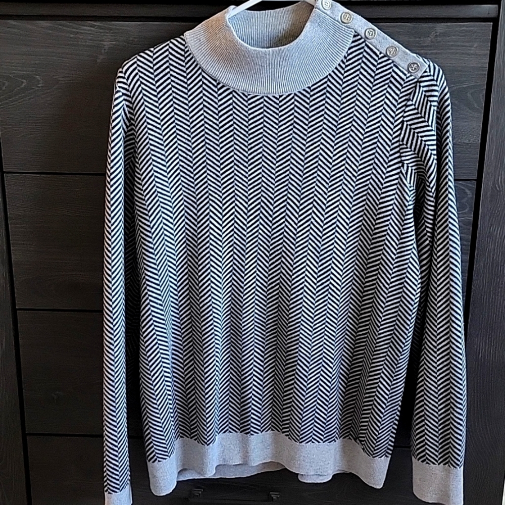 Calvin Klein Sweater size L